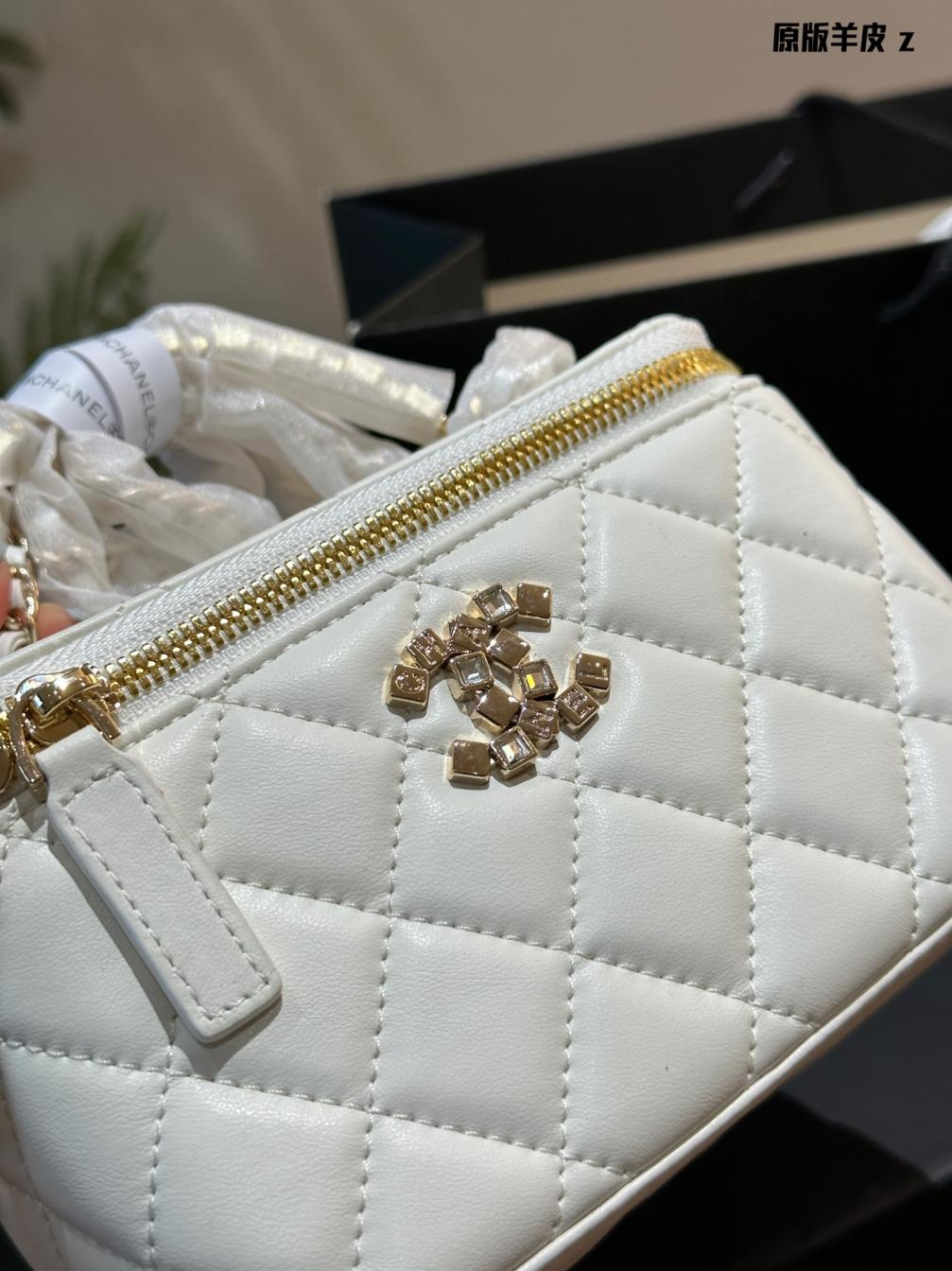Chanel CC hand box bag