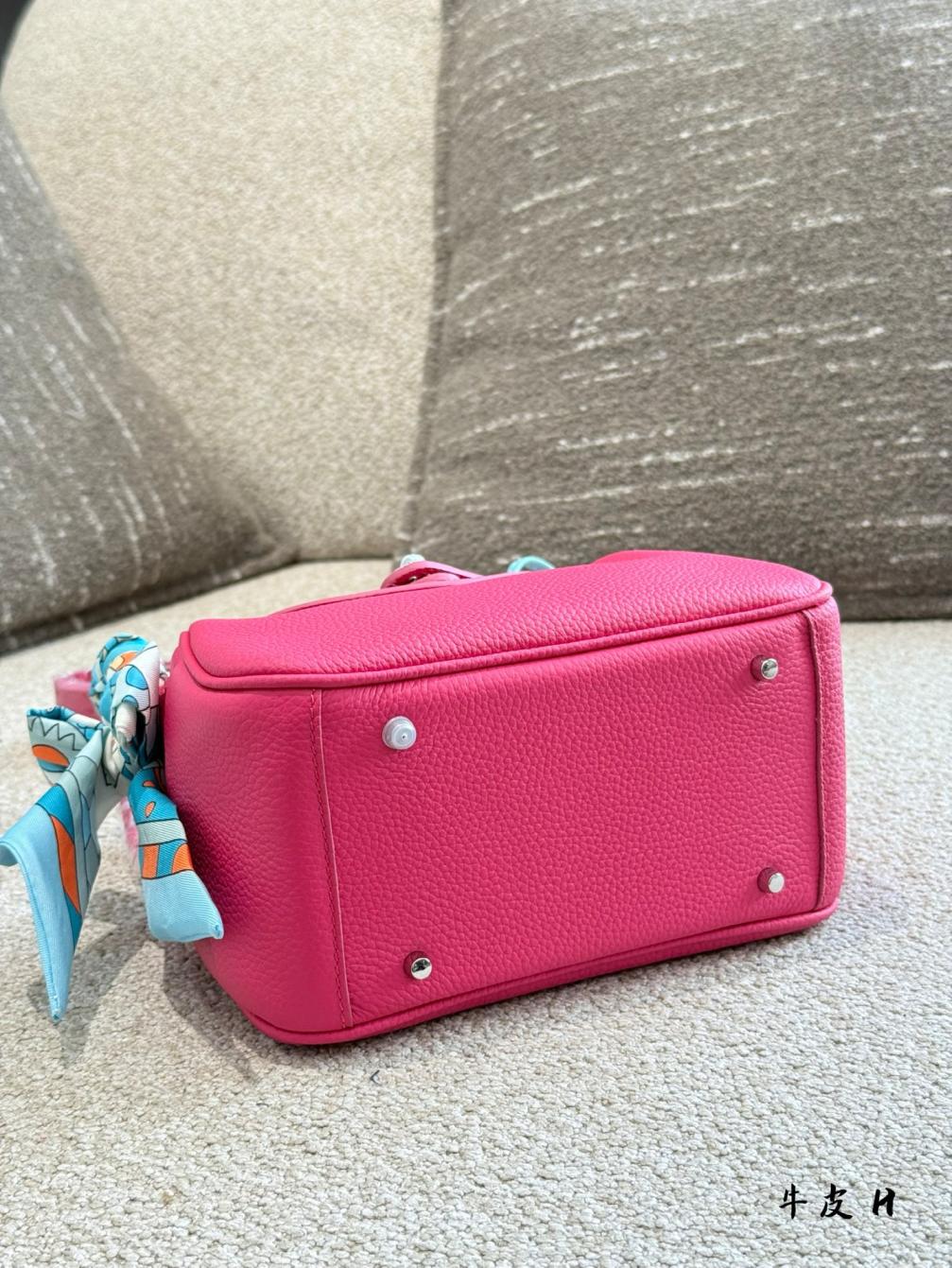 Hermes Cowskin mini Lindy bag