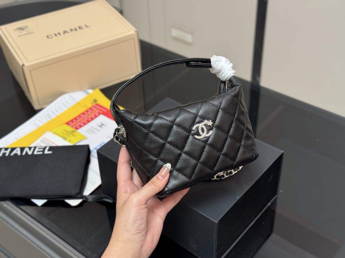 Chanel hobo mini bag 139052