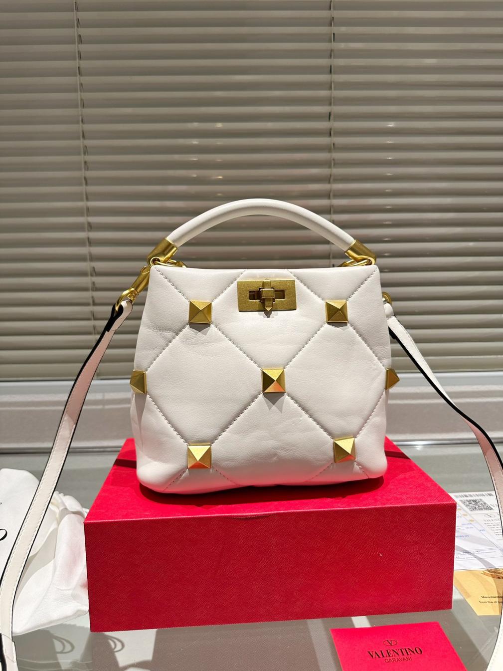 Valentino new bag 132226