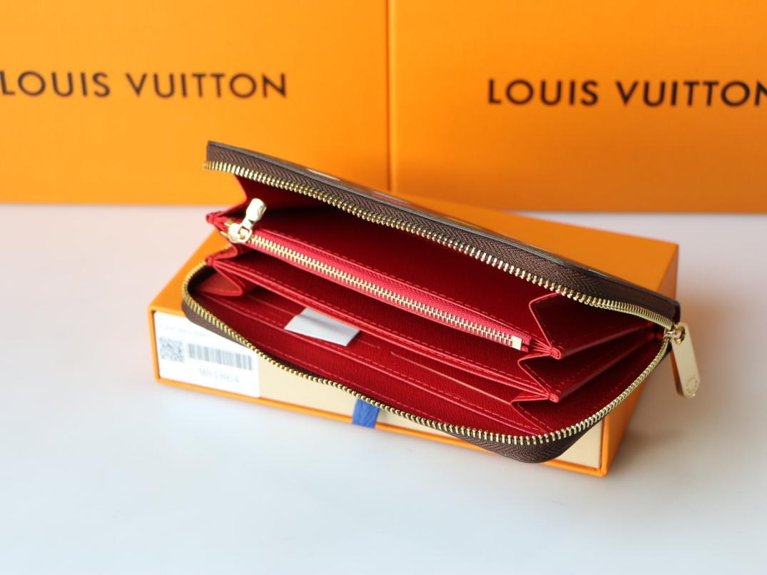 M81864 LV Zippy wallet