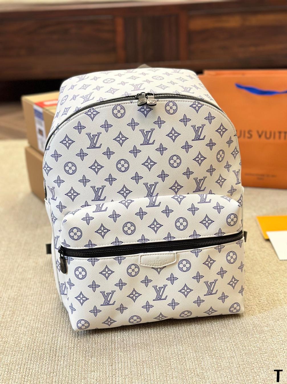 LV Discovery M43186 men backpack