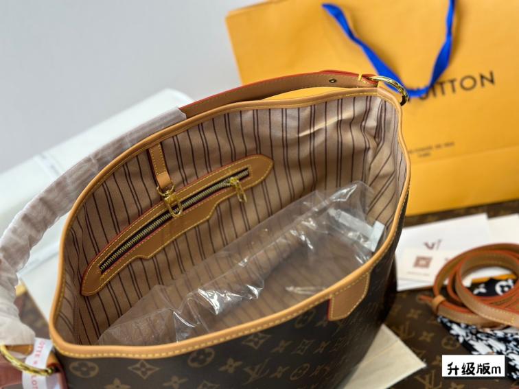 LV Vintage monogram delightful