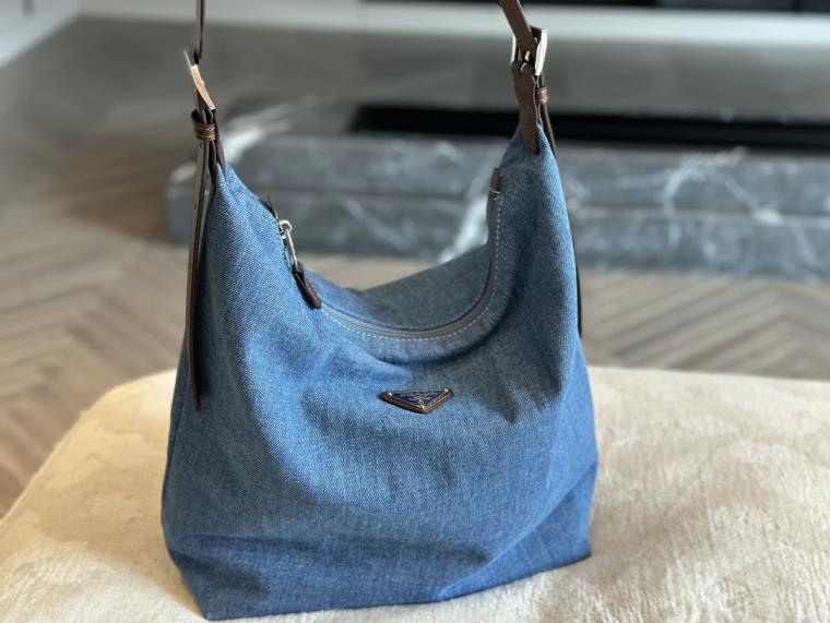 Prada hobo handbag 134162