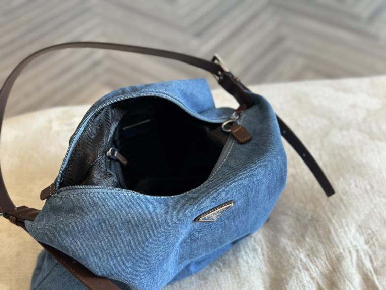 Prada hobo handbag 134162
