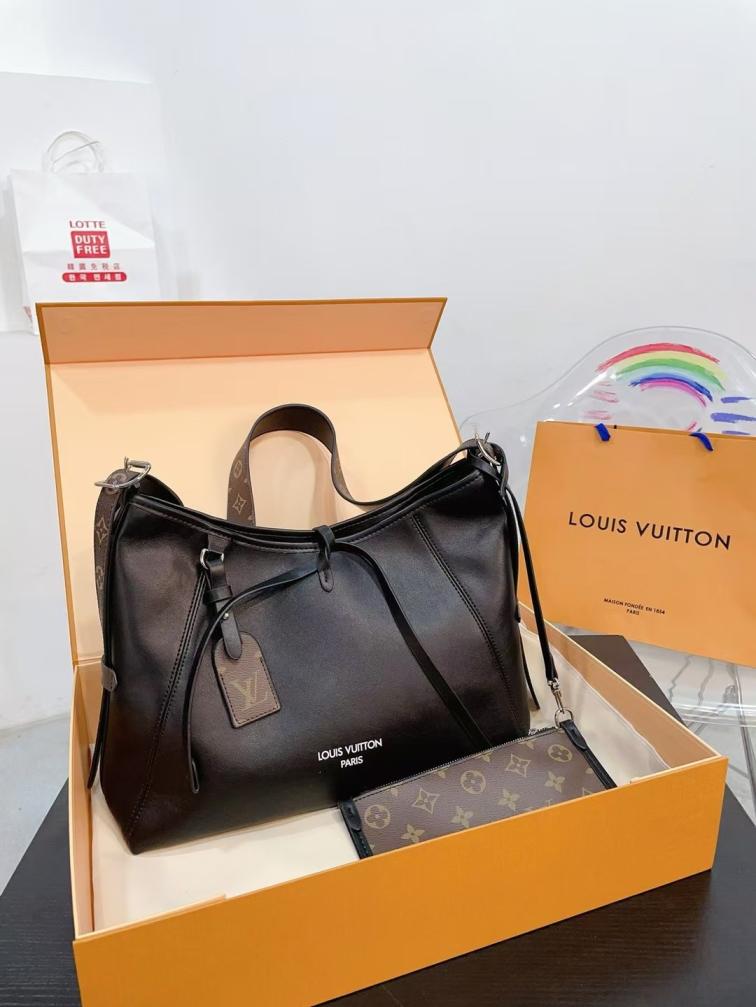 LV CarryAll Dark hand bag 135410