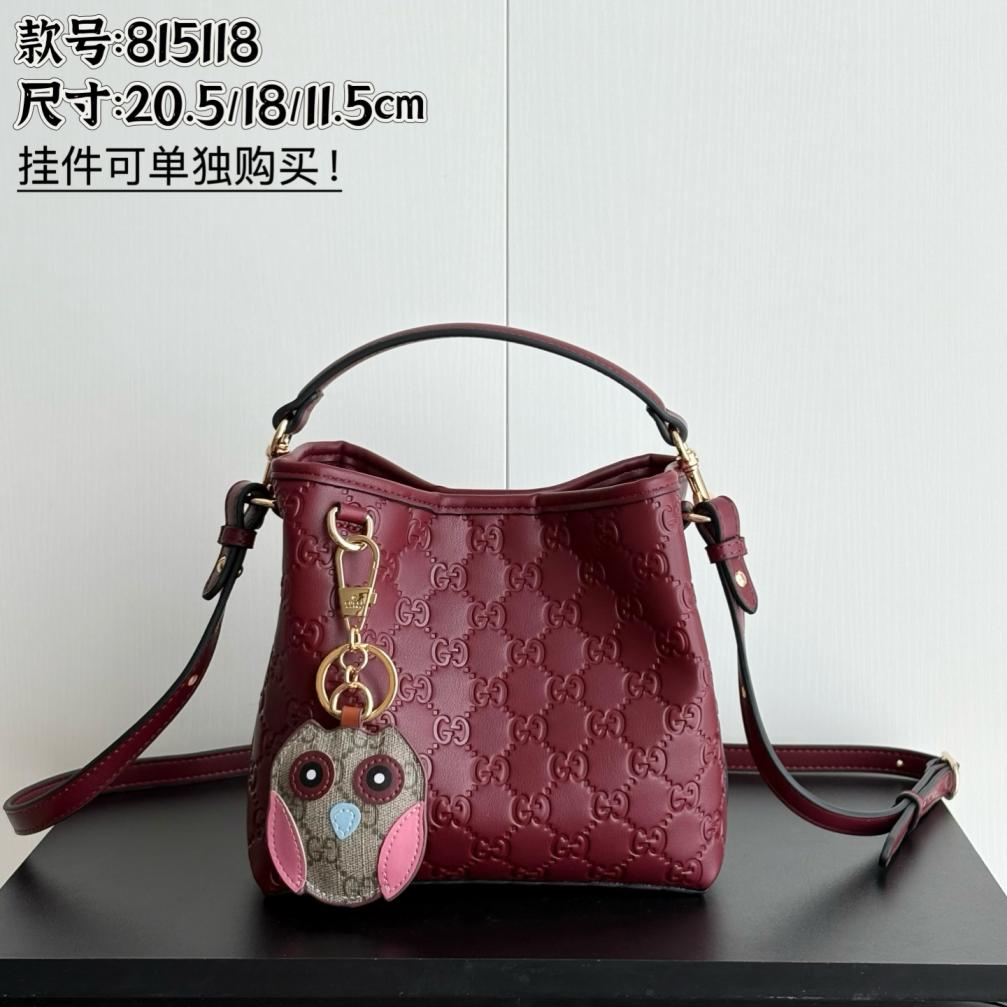 Gucci handbag 815214 2 sizes red
