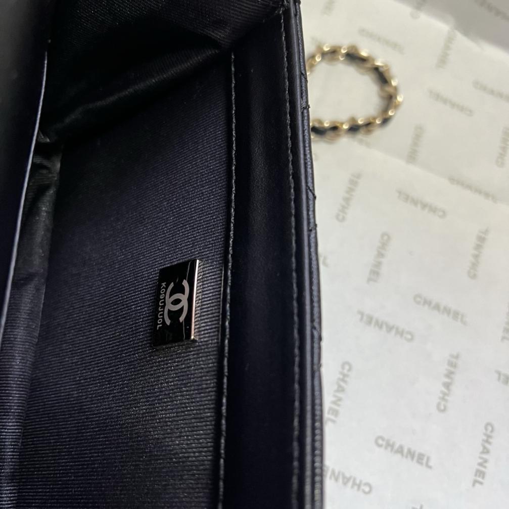 Chanel Flap Pearl handle chain bag leather