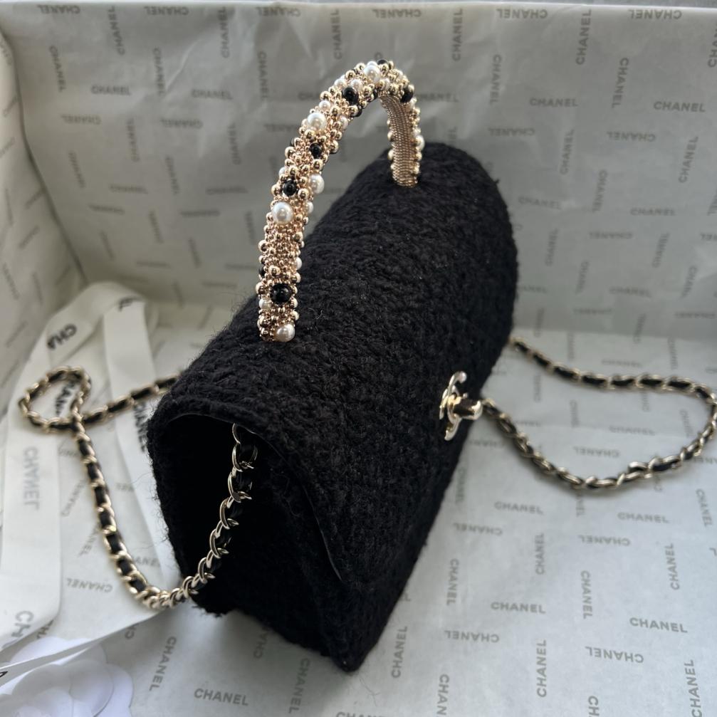 Chanel Flap Pearl handle chain bag size 18