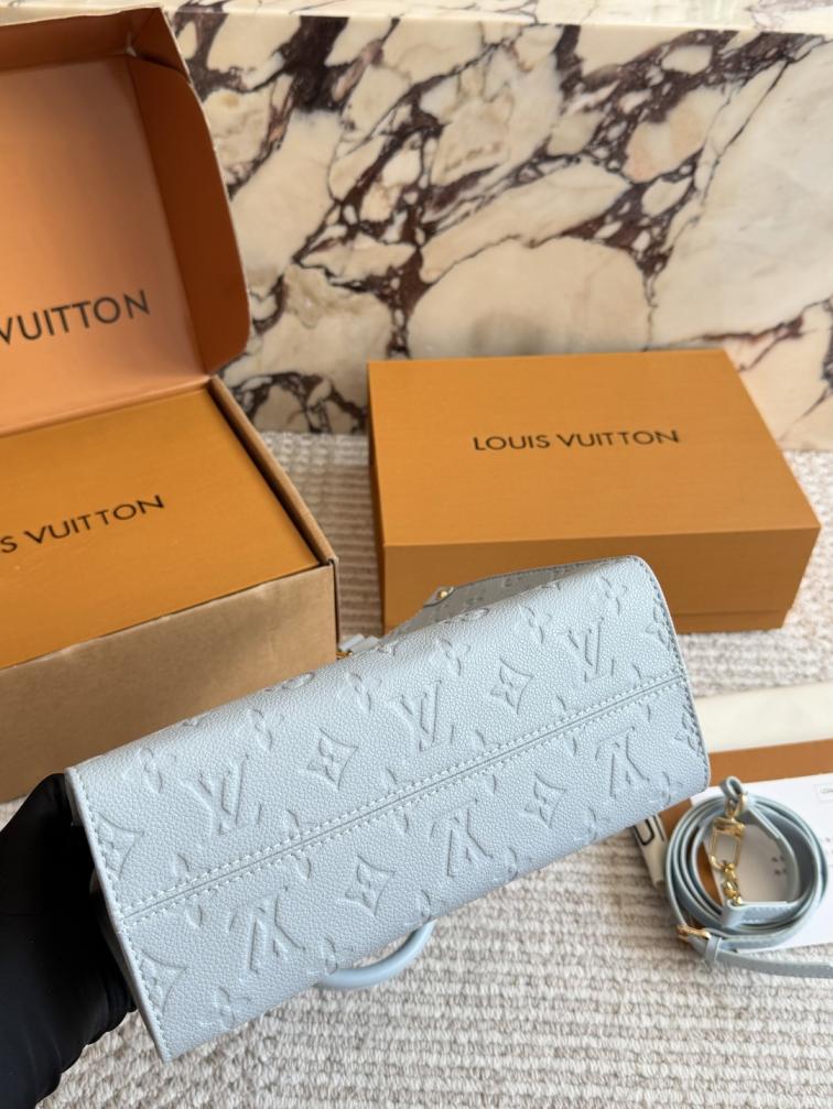 LV Louis Vuitton handbag Onthego Monogram Small