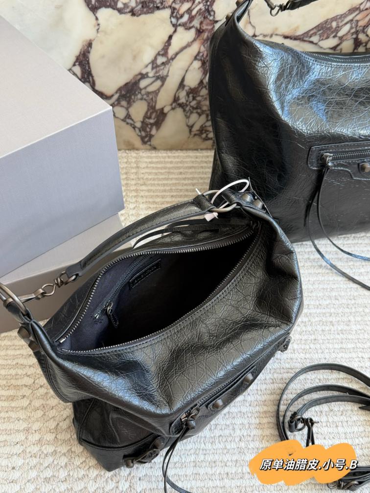 Balenciage Le City Hobo cowskin bag