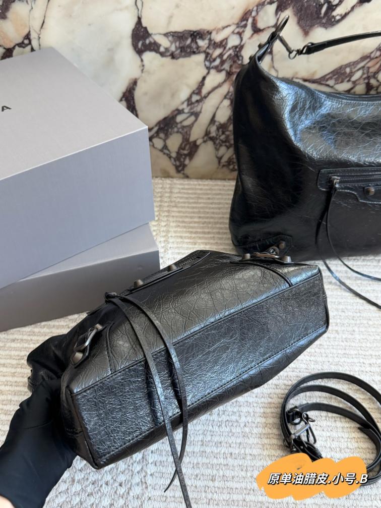 Balenciage Le City Hobo cowskin bag